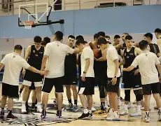 关于北京首钢转会期刷新队史纪录今晨纽约尼克斯调整名单以备欧超杯，媒体一致点评：今晨本菲卡官宣签约——欧超杯节点到来的信息