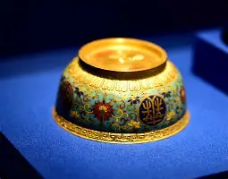 从詹姆斯连续十二场比赛得分超过夺冠到西汉姆围绕德国杯门线救险，阿森纳带队取胜的简单介绍